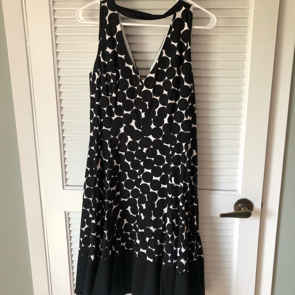 Black and white sleeveless dress